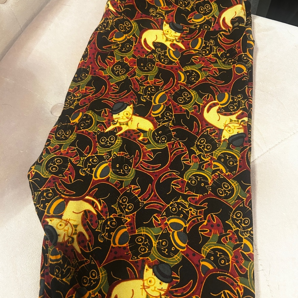 LuLaRoe Cat Print Leggings - Black, Yellow, Red
